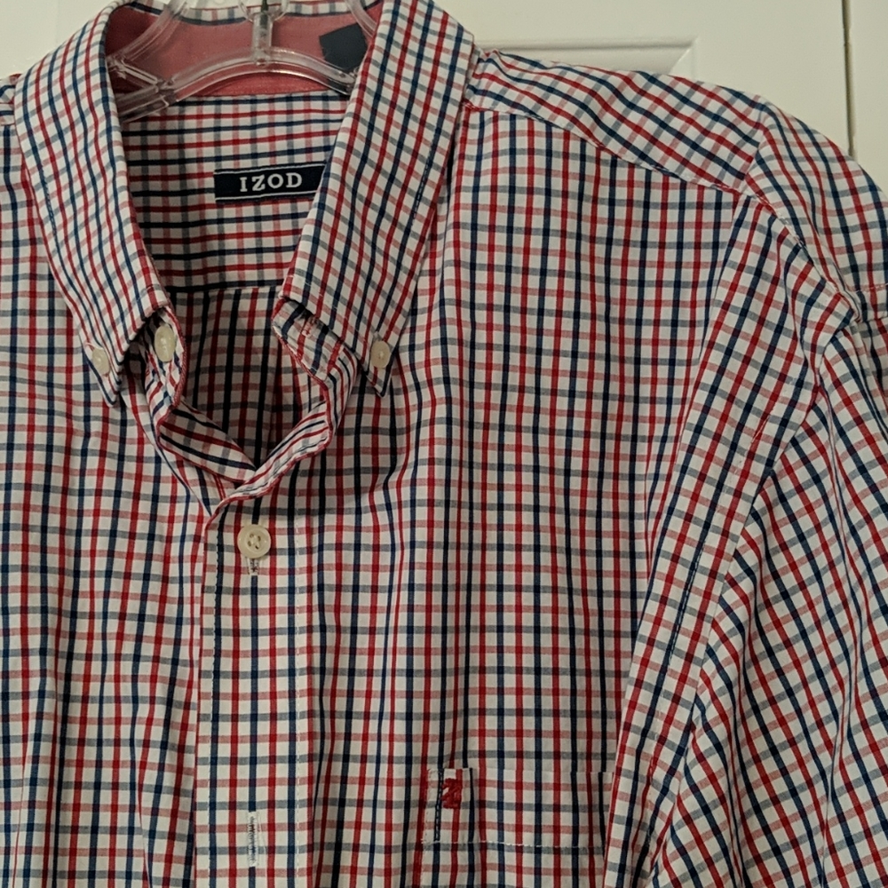 Izod lightweight button down shirt
